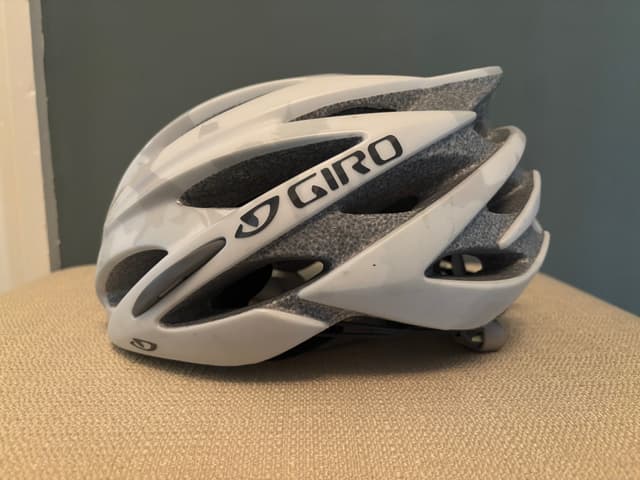 Giro Sonnet women’s road helmet – small