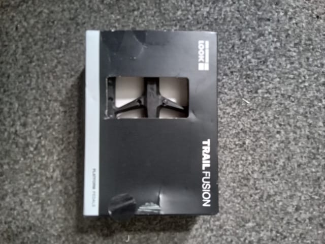 Look fusion platform pedals new black and cheap, 9/16 axle