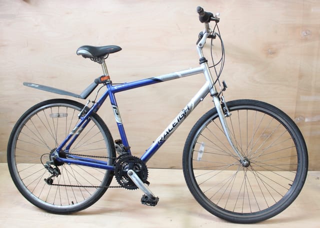 Raleigh 18 gear hybrid. Sturdy and comfortable city bike. Good working order. Large size