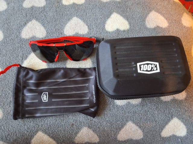 100% sunglasses mint condition